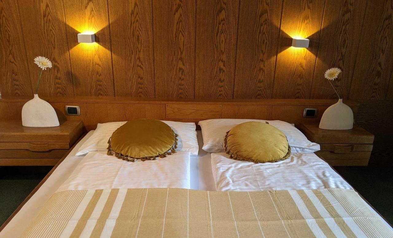 Hotel Schoenbrunn Merano Esterno foto