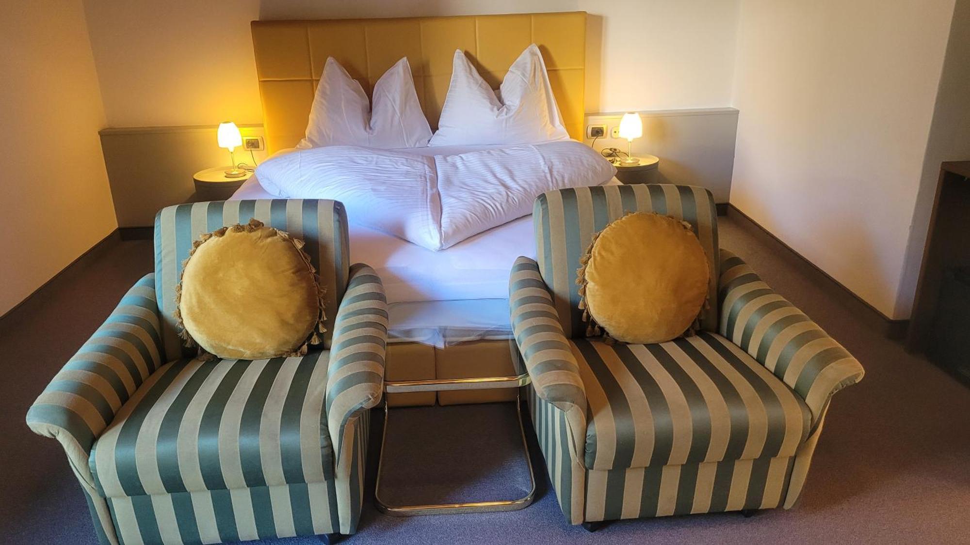 Hotel Schoenbrunn Merano Esterno foto