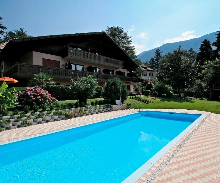 Hotel Schoenbrunn Merano Esterno foto