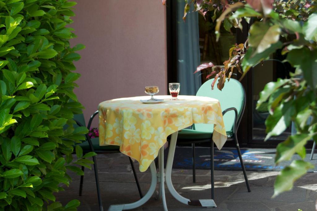 Hotel Schoenbrunn Merano Esterno foto